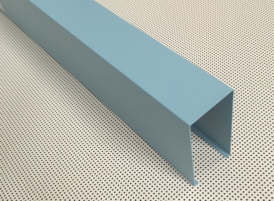 Altezza lineare a forma di U di alluminio rivestita 100mm di larghezza 50mm del soffitto del metallo della polvere blu