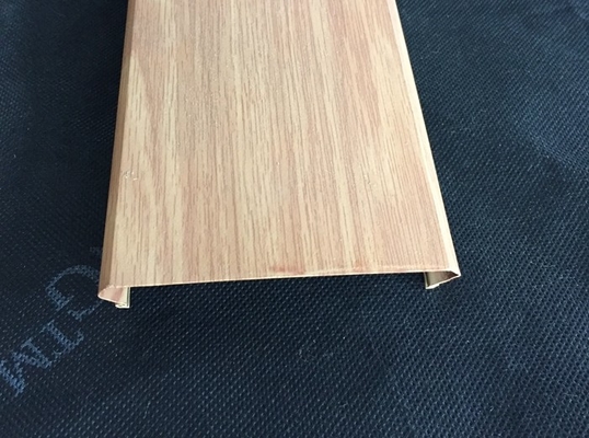 C- Pannelli per soffitti di legno di alluminio commerciali a forma di di larghezza 100mm per Corridoio di compera