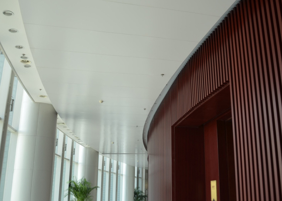 Bordo smussato del pannello per soffitti della striscia sospeso alluminio dell'interno della decorazione ecologico