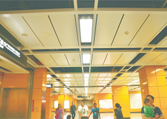 il soffitto commerciale espansivo degli aeroporti piastrella K a forma di con il rivestimento della polvere di Akzo Nobel