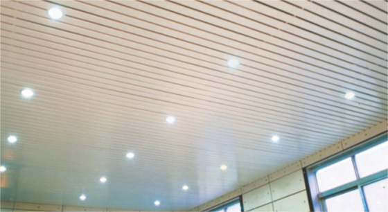 Apra il soffitto di alluminio la B - a forma di, soffitto lineare della striscia sospeso interno del metallo della plancia