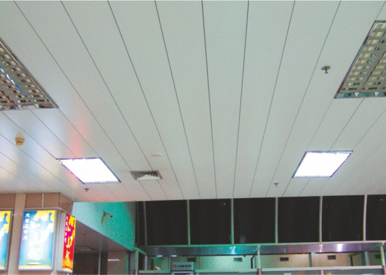 abitudine C - bordo diritto del soffitto di alluminio chiuso a forma di della striscia per il museo/teatro dell'opera