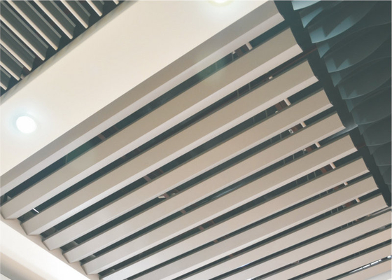 Gancio decorativo - sul rettangolo di alluminio del soffitto della striscia per il soffitto residenziale dell'hotel