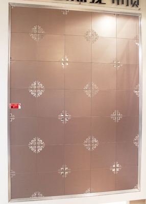 soffitto artistico di decorazione di 300mm x di 300mm, mattonelle metalliche commerciali del soffitto per i bagni