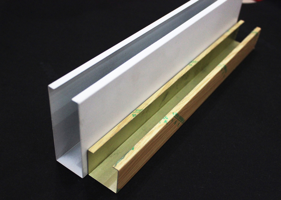 Soffitto metallico dello schermo di profilo dell'U-alluminio falso per lo sviluppo del materiale decorativo