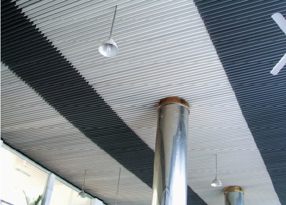 Soffitto di alluminio in forma di s smussato perforato della striscia, controsoffitto acustico