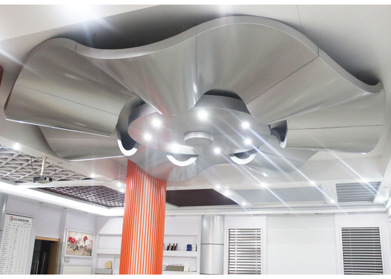 Il soffitto di alluminio commerciale di forma libera piastrella il centro di favo solido del pannello per la palestra