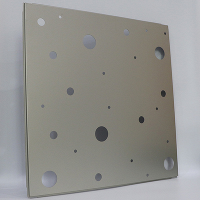 la cavità standard/CNC dei pannelli per soffitti del metallo di spessore di 0.7mm ha perforato il modello