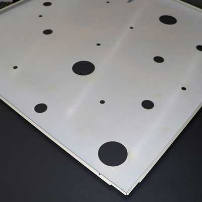 Risiedere aperto sospeso di alluminio/di alluminio decorativo del sistema a griglia del soffitto falso del metallo nelle mattonelle del soffitto di T Antivari