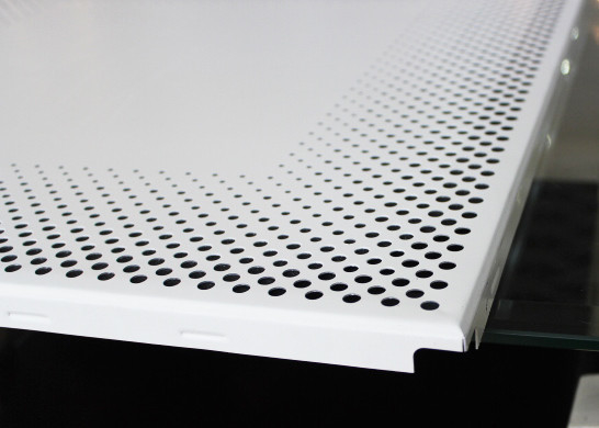 La clip di alluminio in pannello per soffitti piastrella la perforazione rotonda ISO9001 del foro di 0.7mm