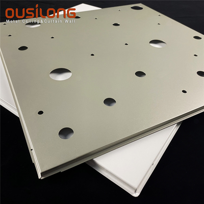 Il metallo perforato casuale 600×600 di alluminio ha sospeso le mattonelle acustiche del soffitto di passaggio