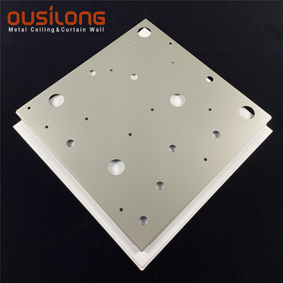 Il metallo perforato casuale 600×600 di alluminio ha sospeso le mattonelle acustiche del soffitto di passaggio