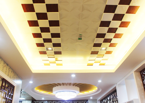 Scatola di fiammiferi come le piccole mattonelle artistiche con la superficie irregolare di stereotipia, 150 x 150 del soffitto