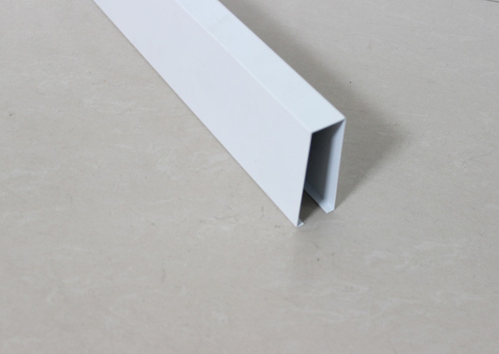Le mattonelle commerciali a forma di U di alluminio del soffitto lineari cadono giù le mattonelle del soffitto