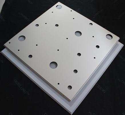 Il risiedere perforato CNC nel soffitto piastrella il pannello per soffitti falso RAL9010 di 600x600mm