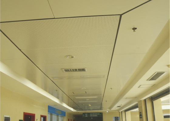 Pannello interno del tetto Soffitto in metallo perforato Pannello in alluminio Soffitto sospeso in alluminio ignifugo