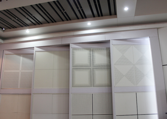 Le mattonelle decorative di costruzione del soffitto del metallo per l'aeroporto/finanziano la torre